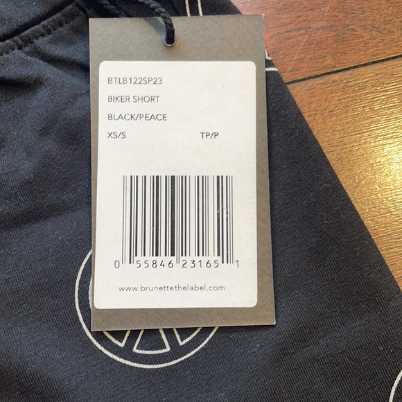 Brunette The Label - The "PEACE SIGN" Biker Shorts - Picture 4 of 5